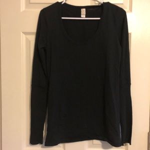 Black Long-sleeve Tee